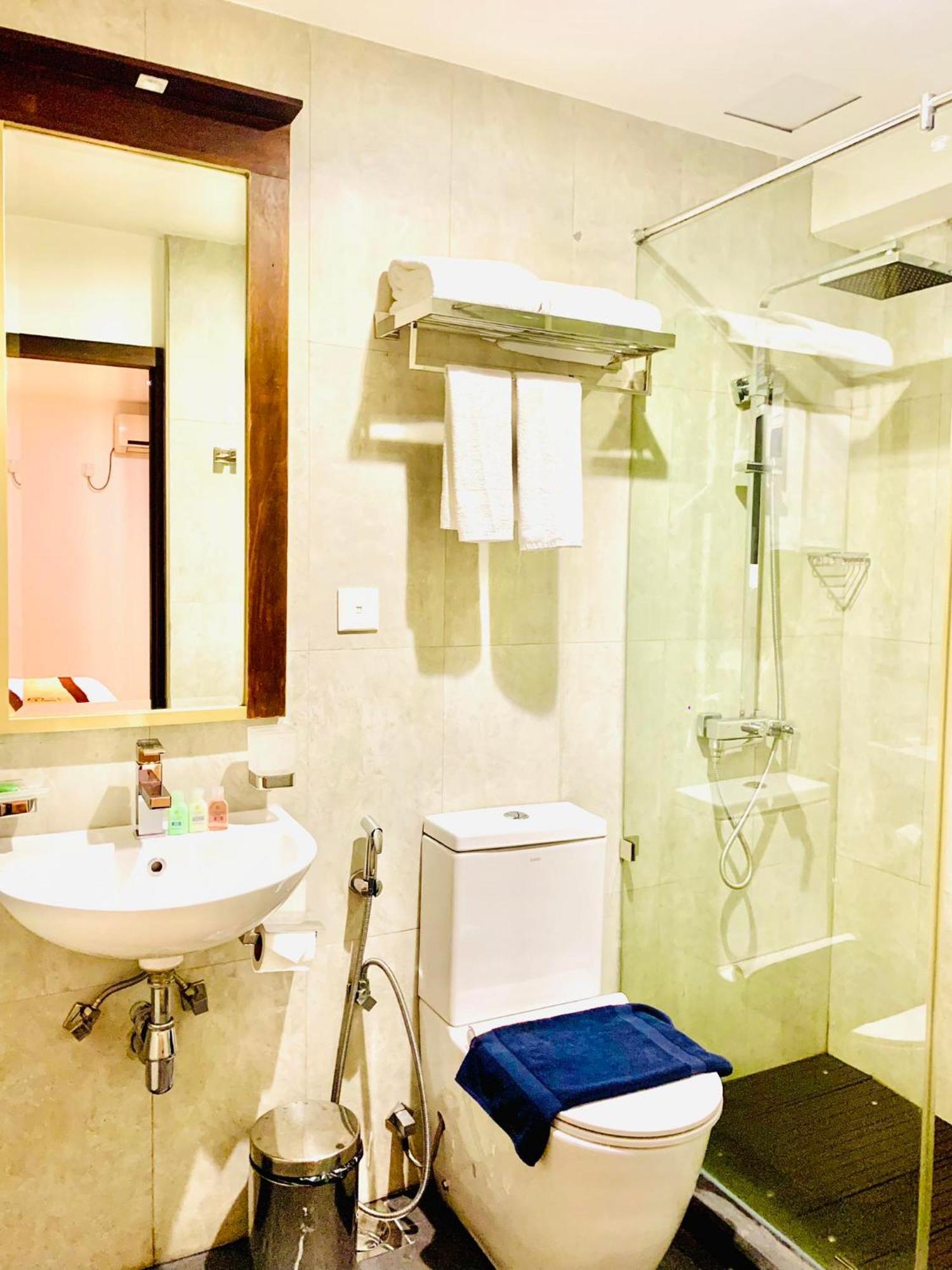 City Hotel Colombo 02 Room photo